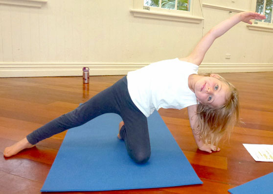 10-Minute Middle Split & Straddle Routine — Dani Winks Flexibility